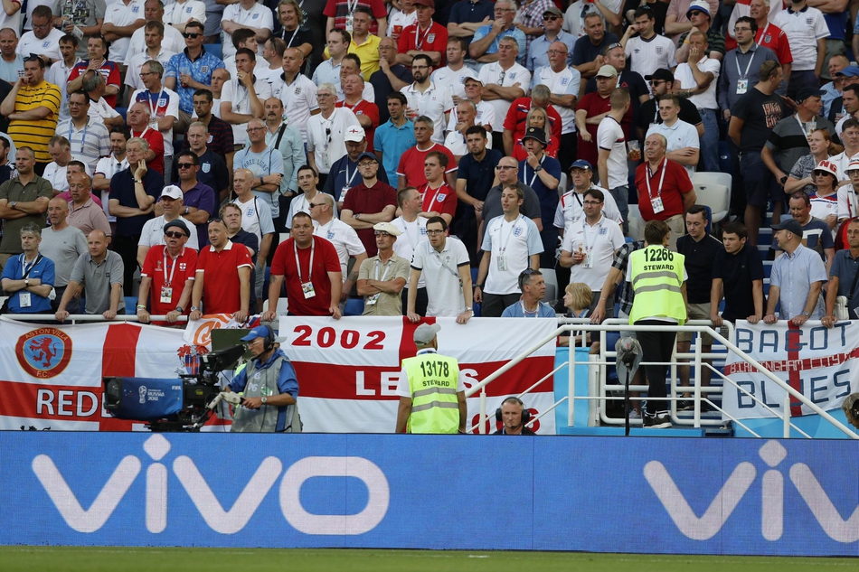 球迷大本营：英格兰比利时球迷PK