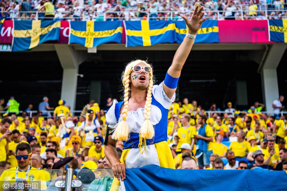 当大汉遇上长辫 带你看世界杯场内外的快乐长发男