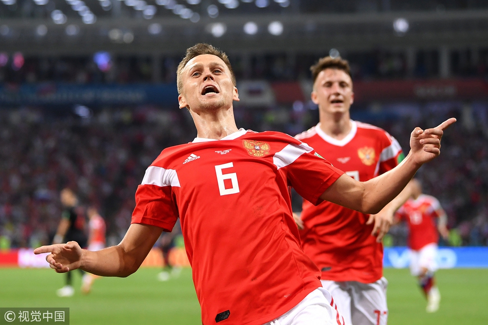 世界杯第154球！切里舍夫远射破门