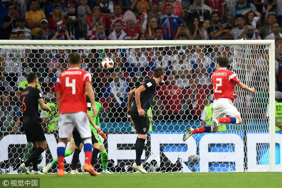 世界杯第157球！费尔南德斯头球破门