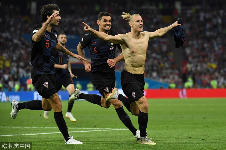 世界杯第156球！维达头球破门