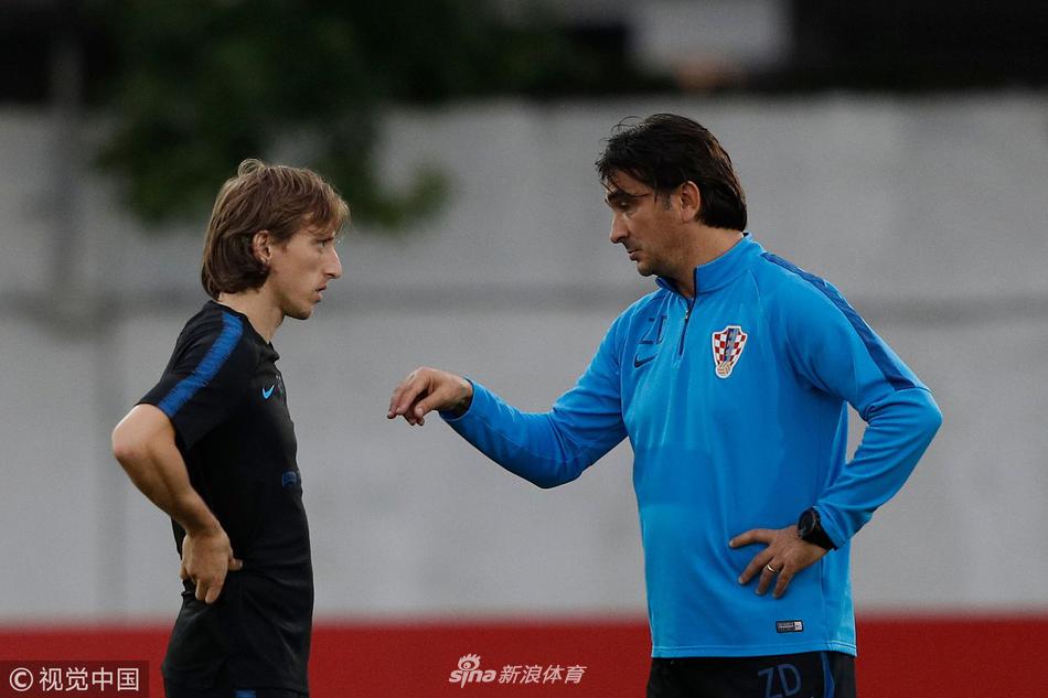 克罗地亚训练备战并召开发布会