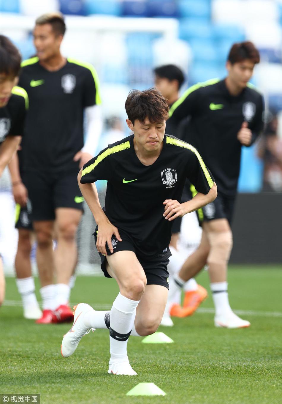 韩国队备战 当家球星孙兴慜成焦点