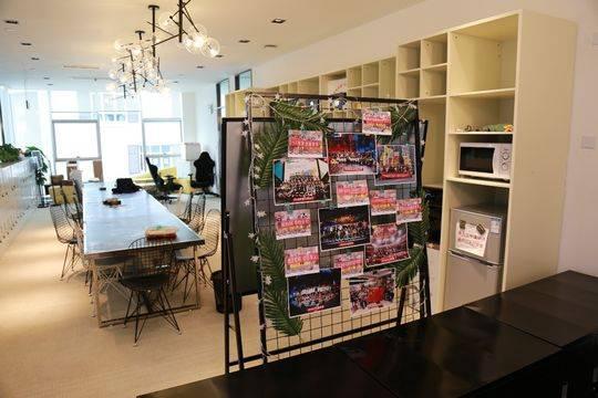 量子光电竞中心运营团队VSPN的办公室休息区