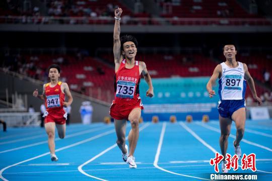 19岁短跑选手李泽洋二青会百米10秒40夺冠