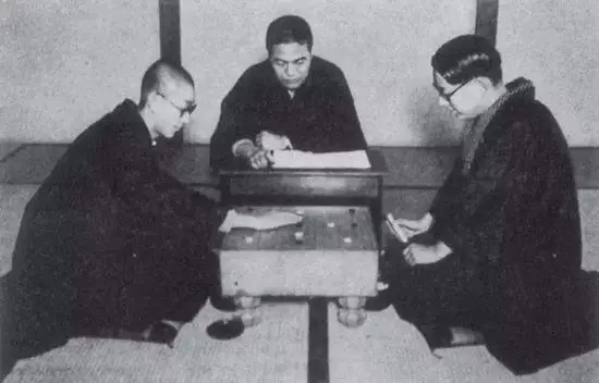 ▲吴清源和木谷实对弈▲