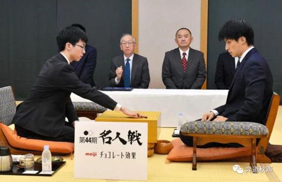 芝野虎丸率先落子