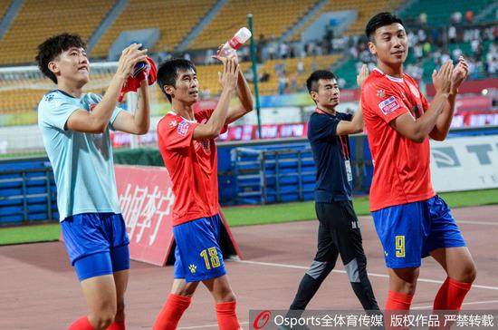 9月14日,2019年中甲联赛第25轮:四川尖庄在客场2比1将中甲领头羊贵州恒丰斩落马下。