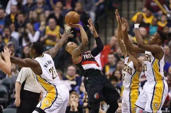力壓威少Curry卻引起大家的爭議!請別否定他的努力!-黑特籃球-NBA新聞影音圖片分享社區