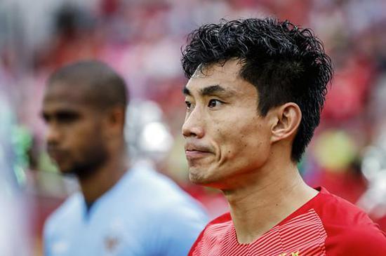 国足25人新名单圈定:李可将成首位归化国脚,郑智入选带新人