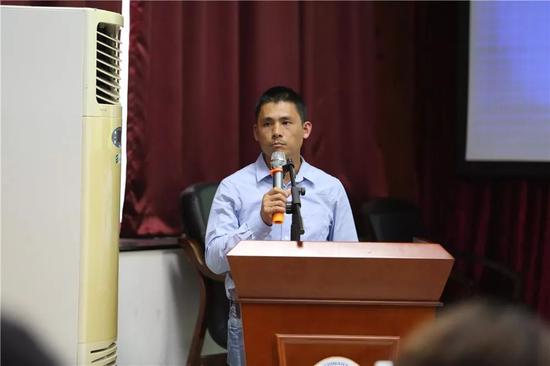 演讲嘉宾 香港马会兽医主任谢太深