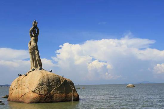 ▲珠海的著名景点—珠海渔女像