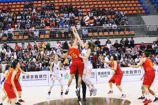 国青女篮比赛中
