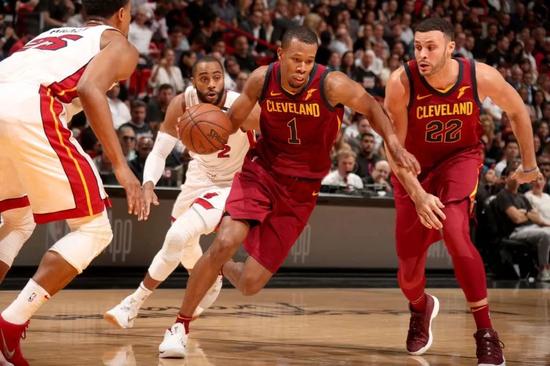 這次真是尷尬了!場均只拿0.6分的他卻做了NBA最忌諱的一件事!-黑特籃球-NBA新聞影音圖片分享社區