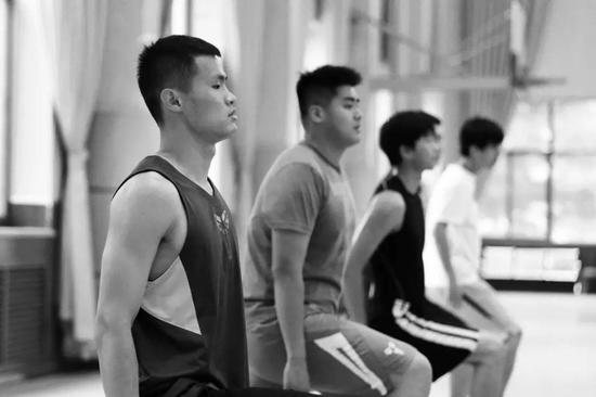 李观洋:坚定最初的篮球梦 遇见更好的自己