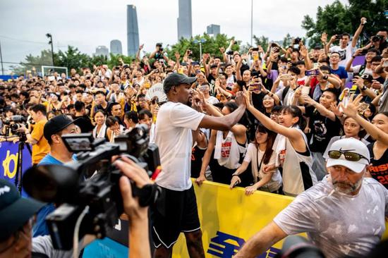 劍指三連冠！新科FMVP立下誓言 繼續爭做當世最佳？-黑特籃球-NBA新聞影音圖片分享社區