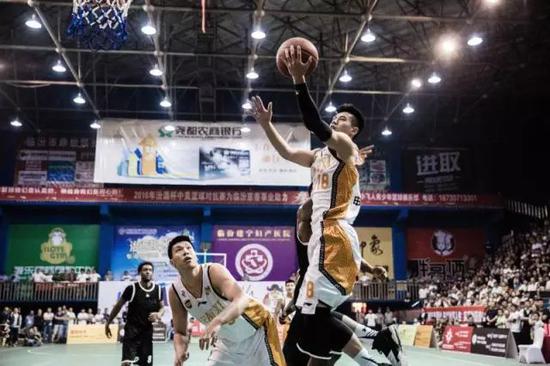 凯瑞图:19岁因伤告别CBA 3年野球重拾信心!