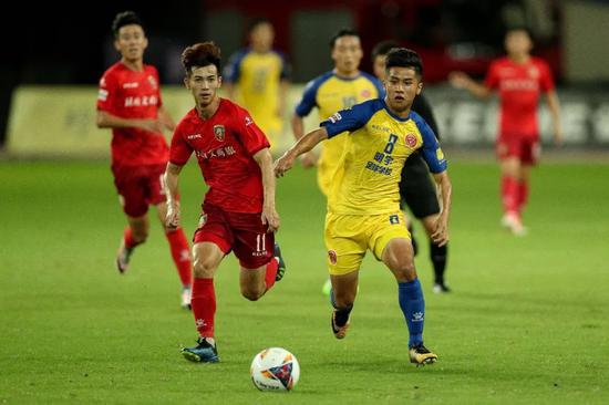 陈涛连场首发川足16连胜纪录终结 黎兵安慰众