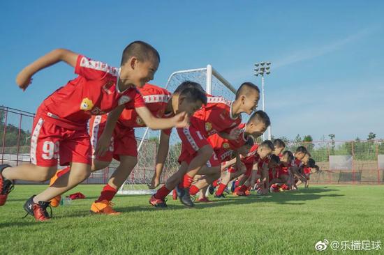 中国足球闪耀欧洲！这群9岁孩子让德国人叹服！