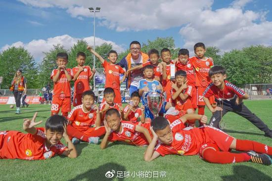 中国足球闪耀欧洲！这群9岁孩子让德国人叹服！