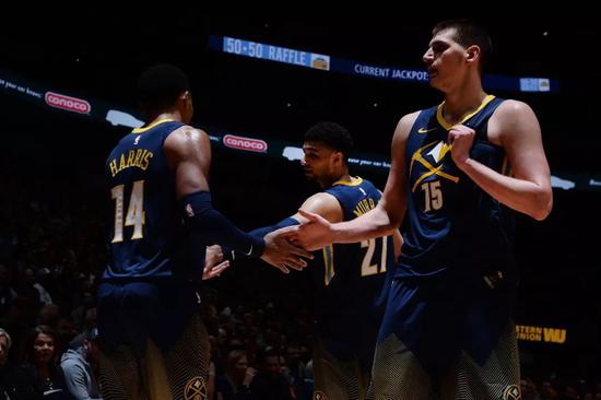 丹佛之王!聯盟策應和傳球能力最優秀的中鋒之一Nikola Jokic!-黑特籃球-NBA新聞影音圖片分享社區