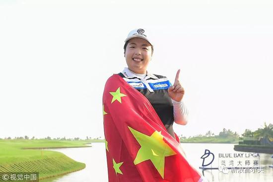 冯珊珊登顶世界第一(摄影:吉喆)