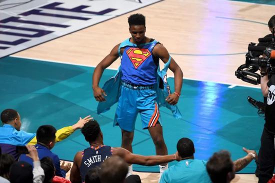 全明星库里扣篮大赛决赛50分!3个前所未有第一