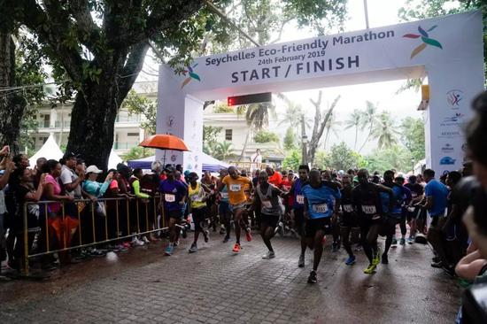 在塞舌尔跑马拉松 是种怎样的体验?