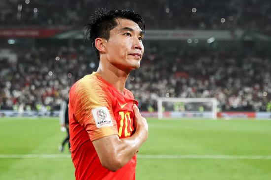 王大雷:去年已和鲁能续约 曾经问郑智为什么还