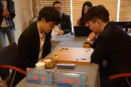 柯洁执白击败党毅飞,首次夺得西南王赛冠军。