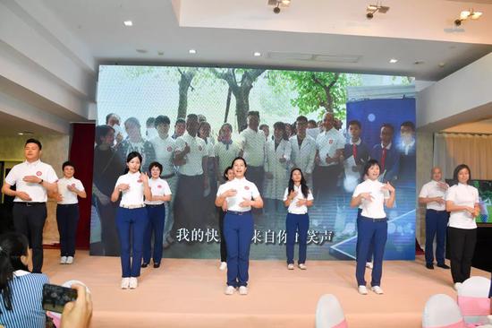 祝延平大哥为大家奉上震撼全场的《丰碑》