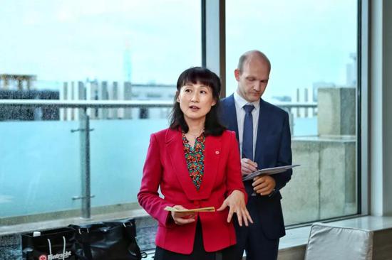 李欣介绍中国分公司三个方面的业务