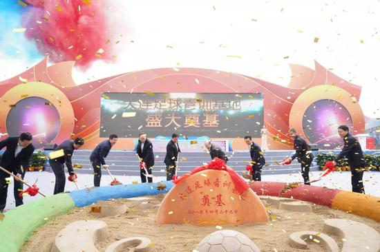 万达重返足球!打造一流青训 建设十所校园足球基地