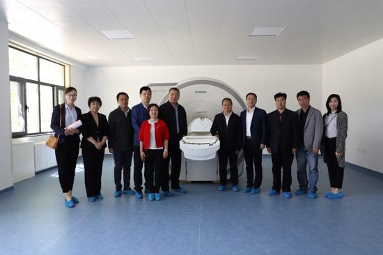 参观学校心理学实验室