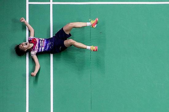 女单陈雨菲逆转击败日本名将山口茜后庆祝胜利。图片来源：视觉中国