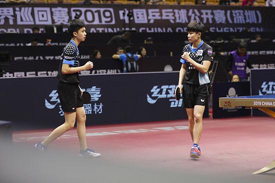 林昀儒/郑怡静在比赛中。