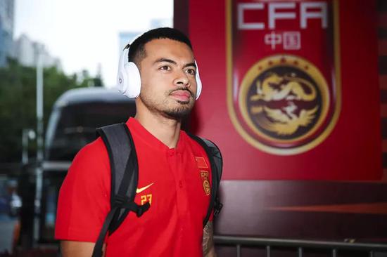 前不久,李可成为首位入选中国男足国家队的入籍球员。(图片来源:视觉中国)