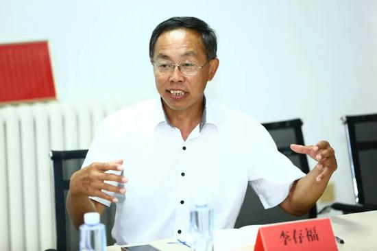 全国畜牧总站全国草业产品质检中心副主任李存福