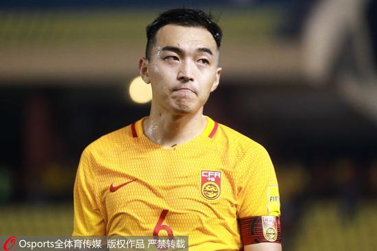 面对叙利亚最后时刻的进球,冯潇霆欲哭无泪。