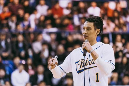 【博狗体育】多队递上合同!林书豪距离签约CBA只有一步之遥