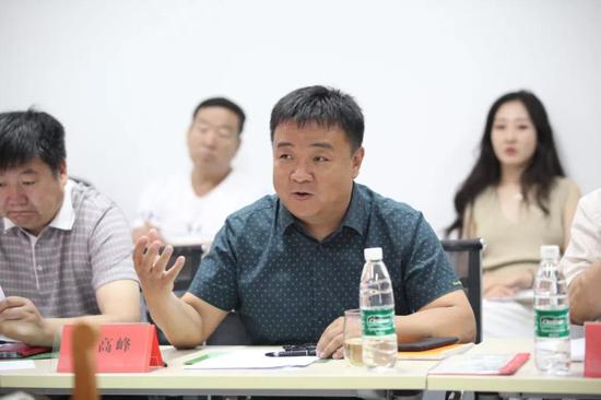中国马会书记、秘书长岳高峰