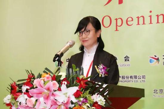 王心力代表本次比赛所有赞助单位致辞