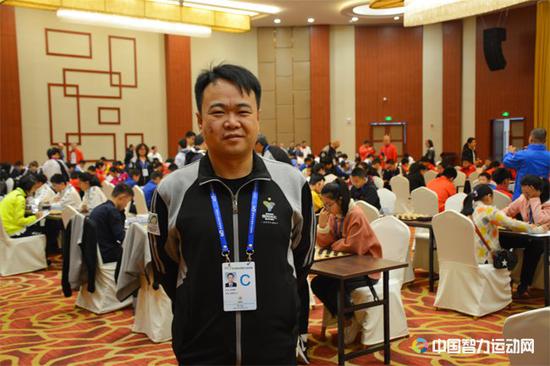 副裁判长郭霄鹏