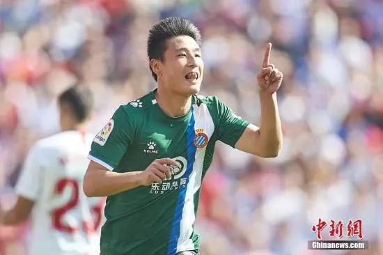 武磊用自己的大度与自信 让世界真正了解中国足球