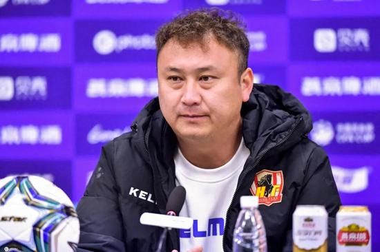 踢足球用蛮力可以吗,踢足球用蛮力可以吗