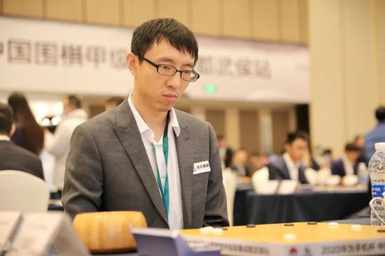 邬光亚对局中