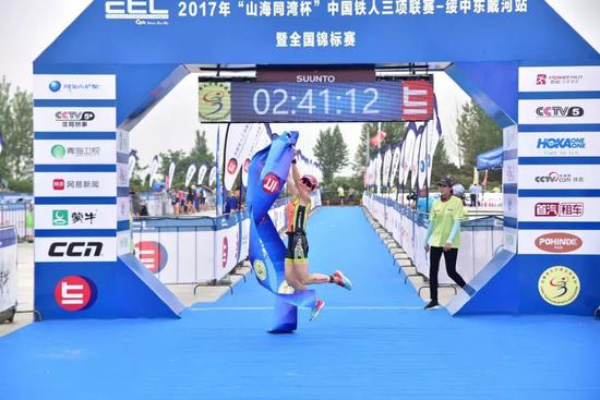 运动,无论是在身体上、容貌上、气质上,都是一种投资。