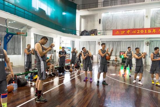 广东青年队球员20年再聚首(¨宏远) 朱芳雨大秀