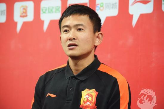 李铁(武汉卓尔队主帅)
