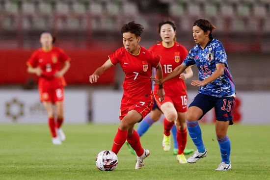 足球报：中国女足继续锤炼吧！汪琳琳未来可期
